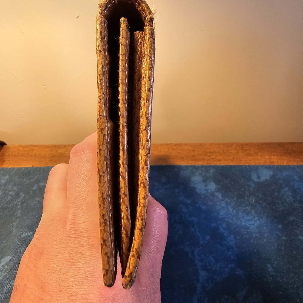 Authentic Gucci Wallet - Picture 5 of 16